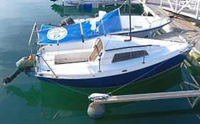 Lanza Boat